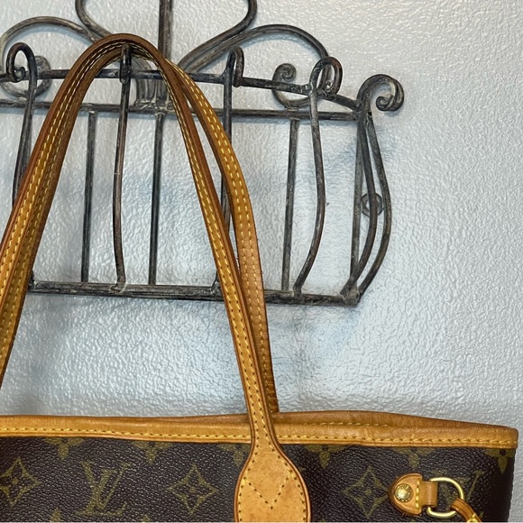Louis Vuitton Monogram Neverfull PM and Dust Bag - Picture 7 of 16